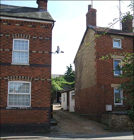 Cottages & yard in Little Street in 2007