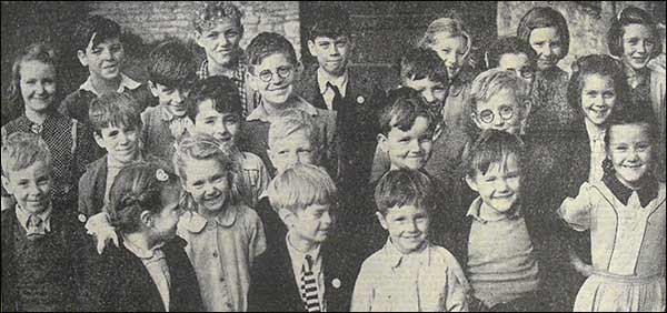 The whole school pictured in October 1948
