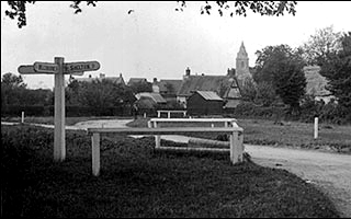 Yelden village - old signpost