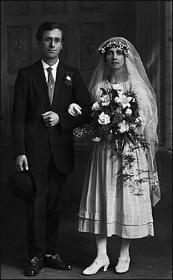 Frank & Amelia Smith on their Wedding Day 17 May 1921