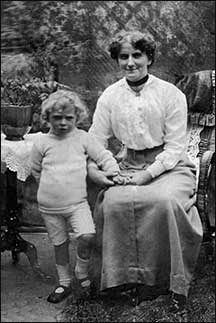 with her son les 1910