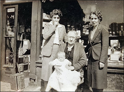 Jean Caroline, Frances, with baby Janet