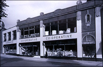 No 8 store in new livery 1960