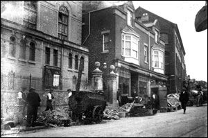 Laying the cables in High Street out side the Succoth Chapel
