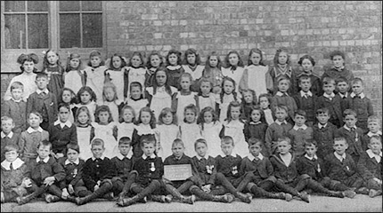 Newton Road School class - early 1900s