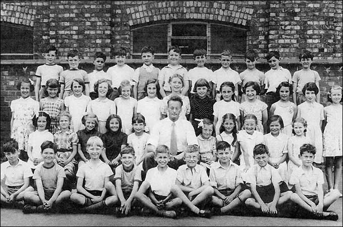 Mr Burnham's Class Photo of 1952