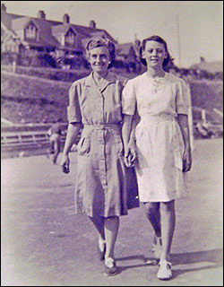 Photograph of Margaret with her mother taken about 1945
