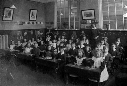 A class at Alfred Street School in about 1912