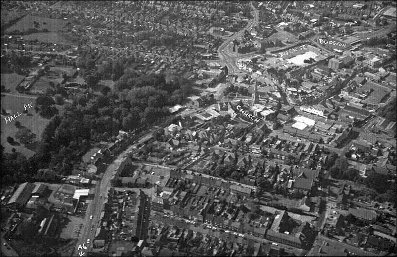 Aerial view over Rushden in 1991