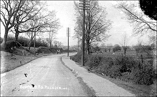 road into Rushden from Bedford