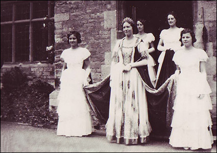 Freda and her maids of honour