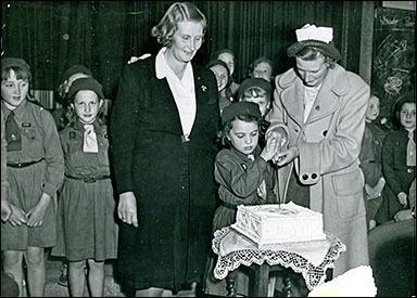 cutting the cake 1951