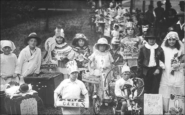 Co-op Parade in the 1920s