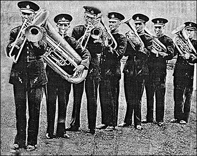1931 photograph showing the seven playing members of the Panter Family.