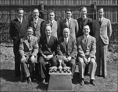 Cave's tennis team 1951