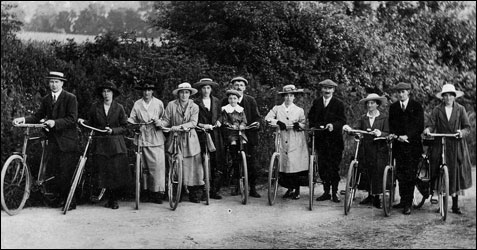 Cyclists in about 1920