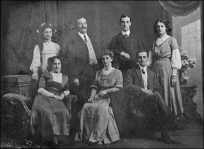The Pitt family c1914