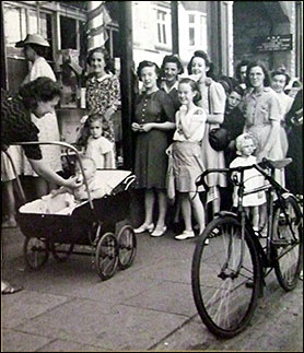 A queue for ice cream after WWII