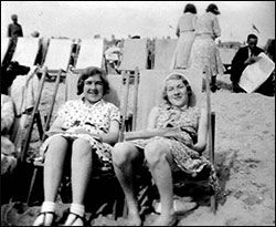 Kath & Ada - on holiday in 1932