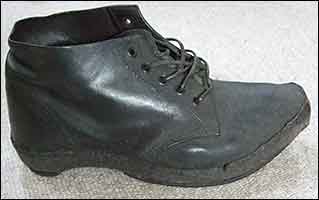 Clog style shoe