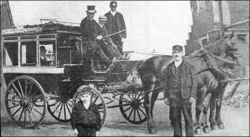 horse drawn 'bus' of 1903