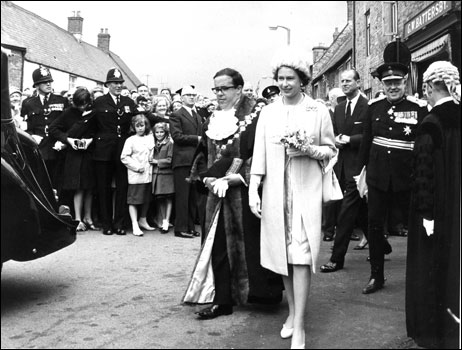 The Queen in College St.