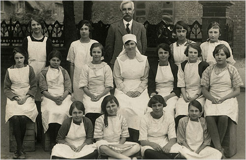 Wharf Rd Cookery class 1924-5