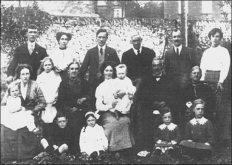 Clark family 1915