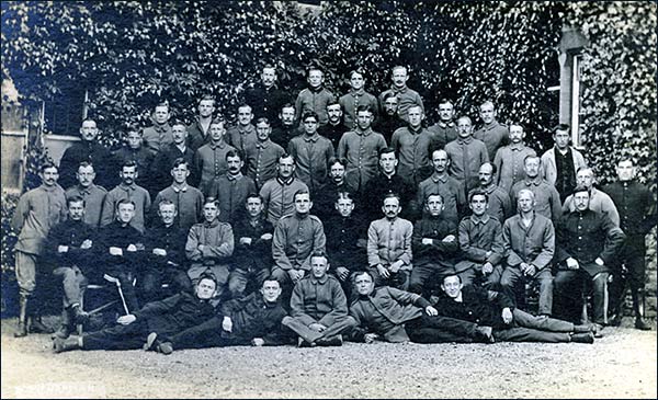 Photo of German Prisoners of War outside Rushden House c1917