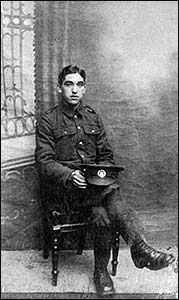 Private Frank Bell (Mayes)