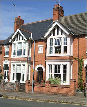 It was usual for houses to built in pairs around 1900