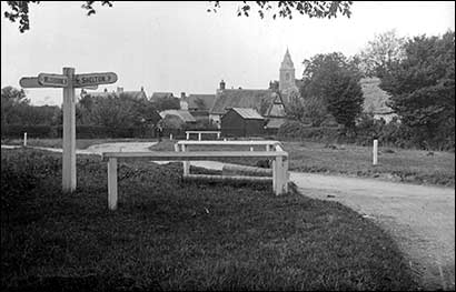 The village approach from Melchbourne