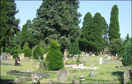 Looking across E section towards thechapel