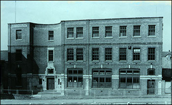 The offices after the third floor was added