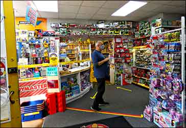 toys