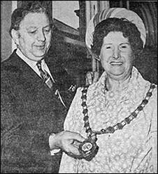 receiving the chain of office