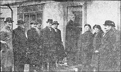 Opening the prefab "show home"