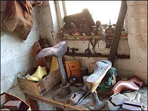 bench contents