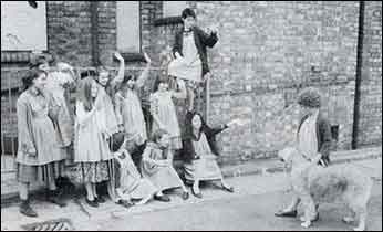 Cast RATS Annie 1985