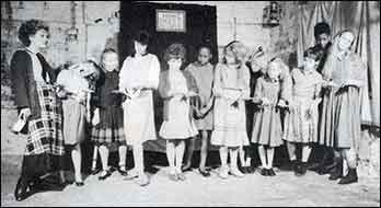 Cast RATS Annie 1985