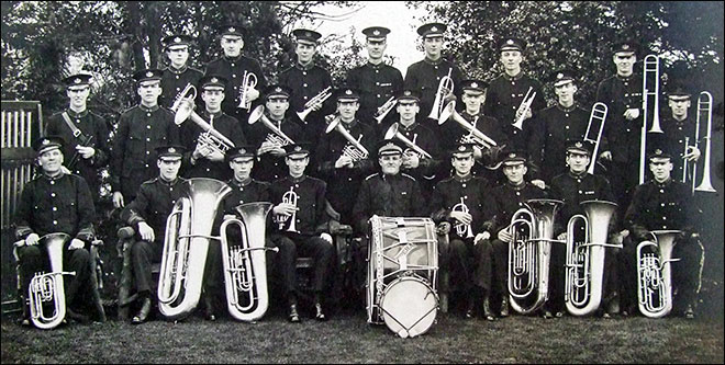 1922
