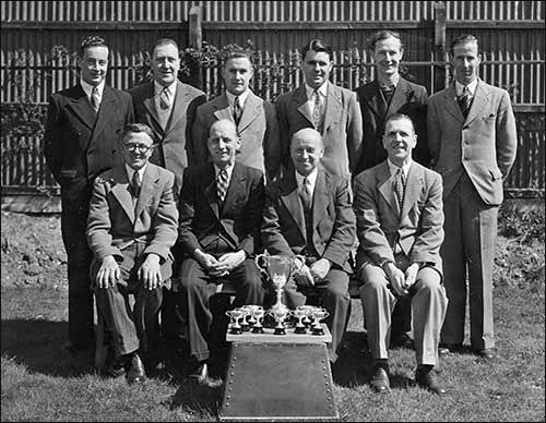 Cave's tennis team 1951