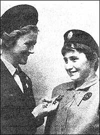 Daphne receives her award