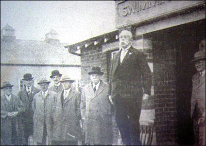 Mr G W Coles J.P. introducing Dr D G Greenfield