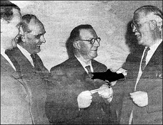 Walter receives a cheque