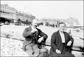1922