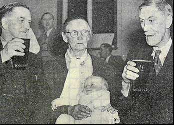 With her gt gt grandson & her sons