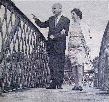 Dr Ralph Bayes and Mrs Bayes