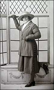 Flo before she emigrated to USA