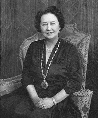 Mrs Nancy White, mayoress